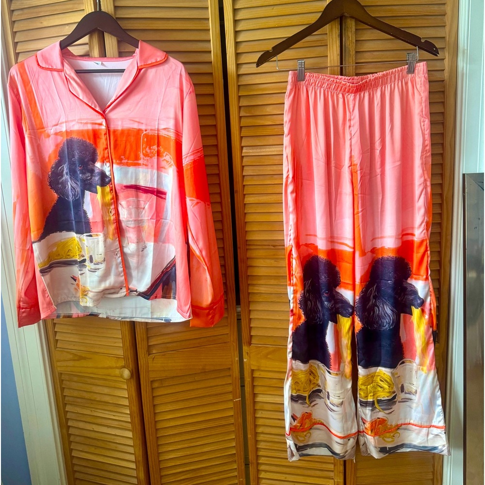 POODLE LOVERS take note! Silky/polyester 2-piece pajama set long sleeve.Size M.